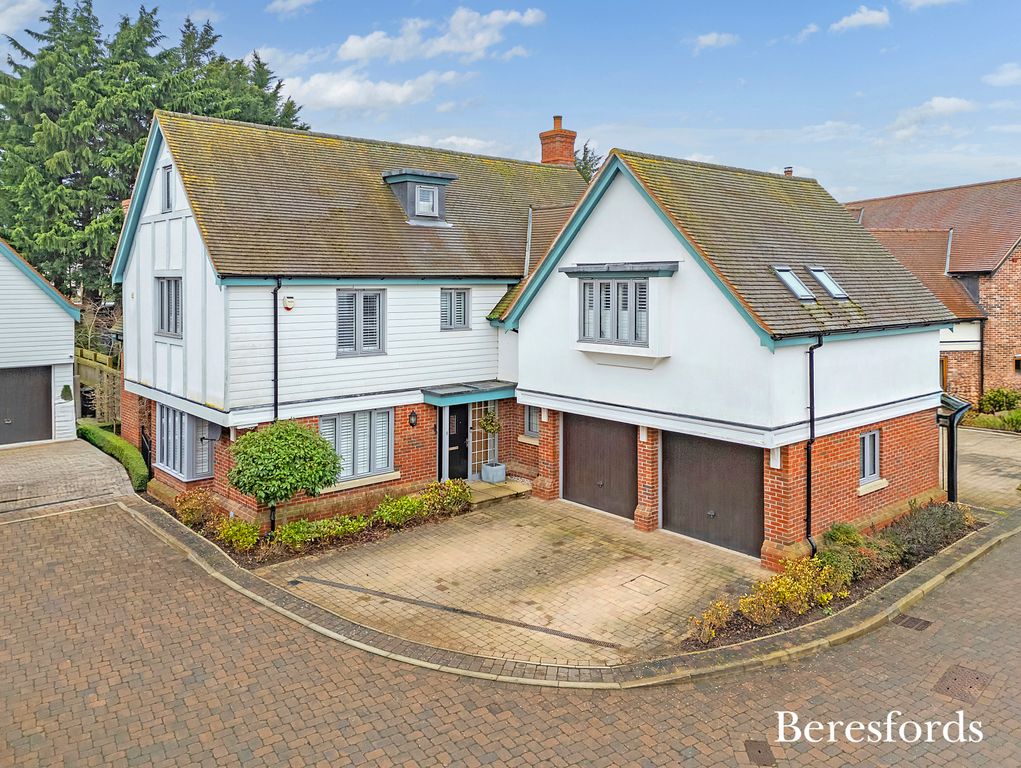 Property photo 1 of 17 Front