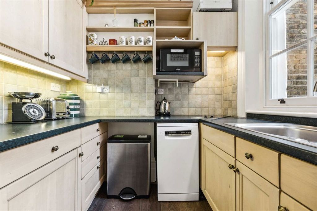 Property photo 2 of 5