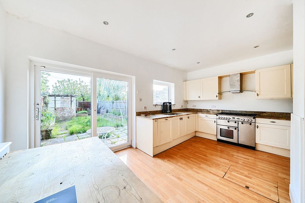 Property photo 3 of 24 1454047-9-69F2440...