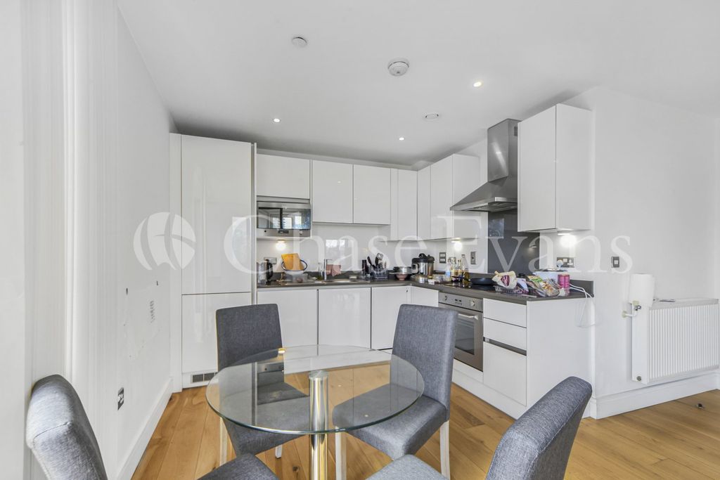 Property photo 3 of 16 Kitchen