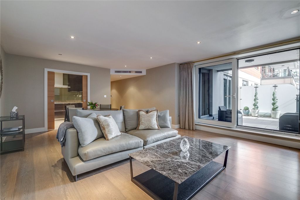 Property photo 2 of 13 Reception Room