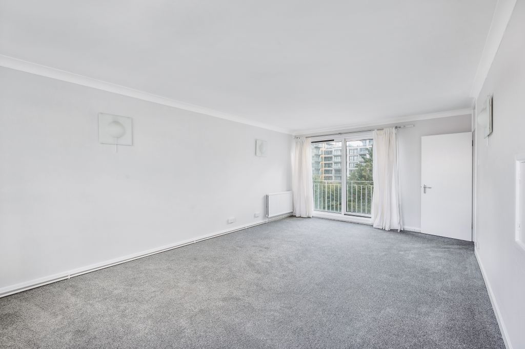 Property photo 1 of 10 Living Room 1