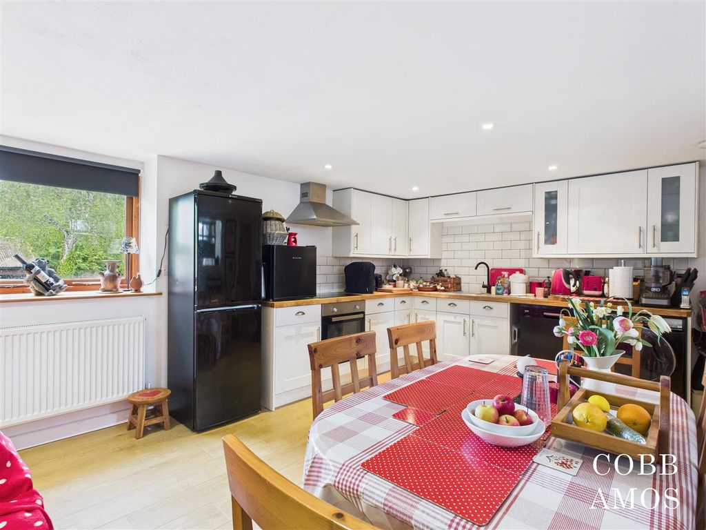 Property photo 2 of 12 Cam02803G0-Pr0226-Still002.Jpg