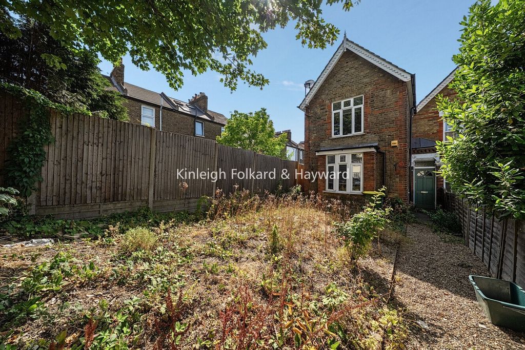 Property photo 2 of 12 Picture No. 17