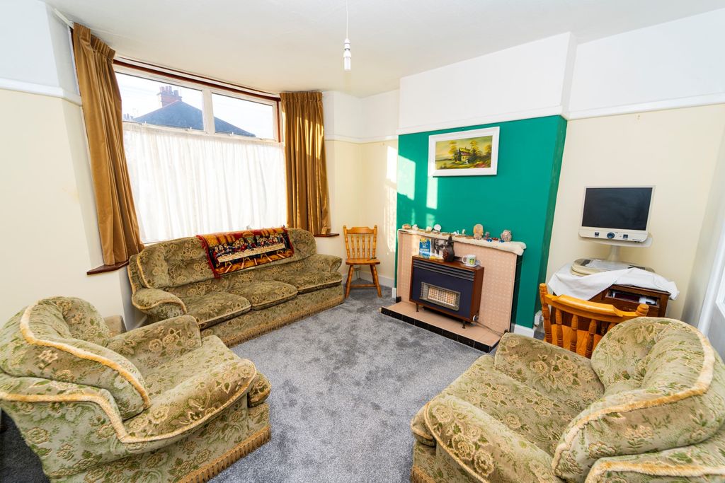 Property photo 3 of 22