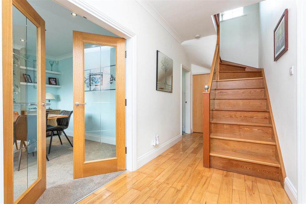 Property photo 2 of 26 398 Holcombe Road-5.Jpg