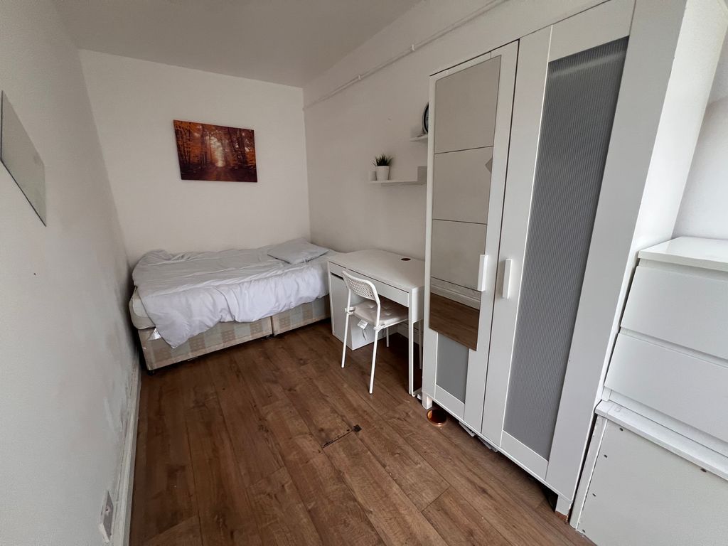 Property photo 3 of 3