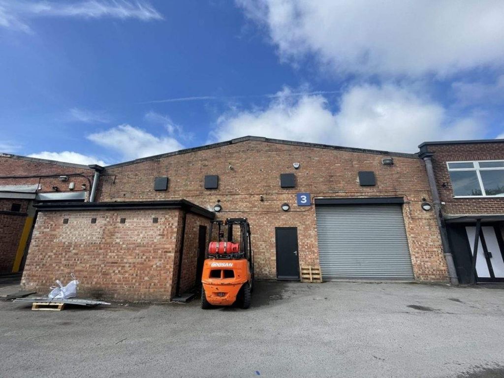 Property photo 1 of 3