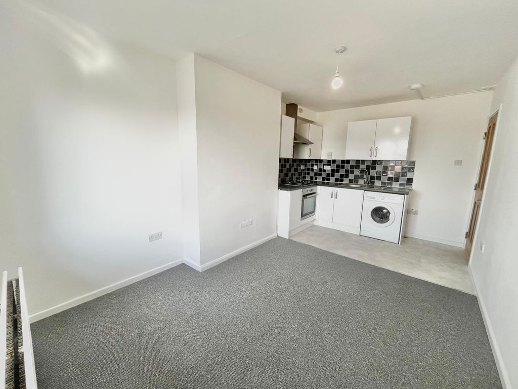 Property photo 3 of 12 554-Hr-3.Jpg