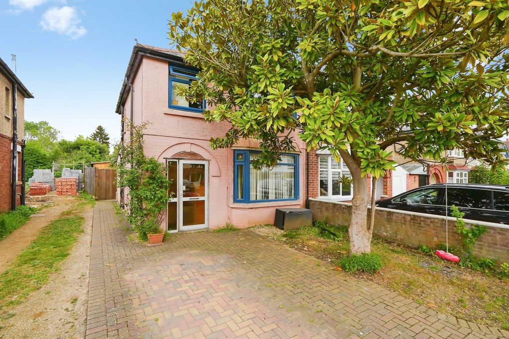 Property photo 1 of 16