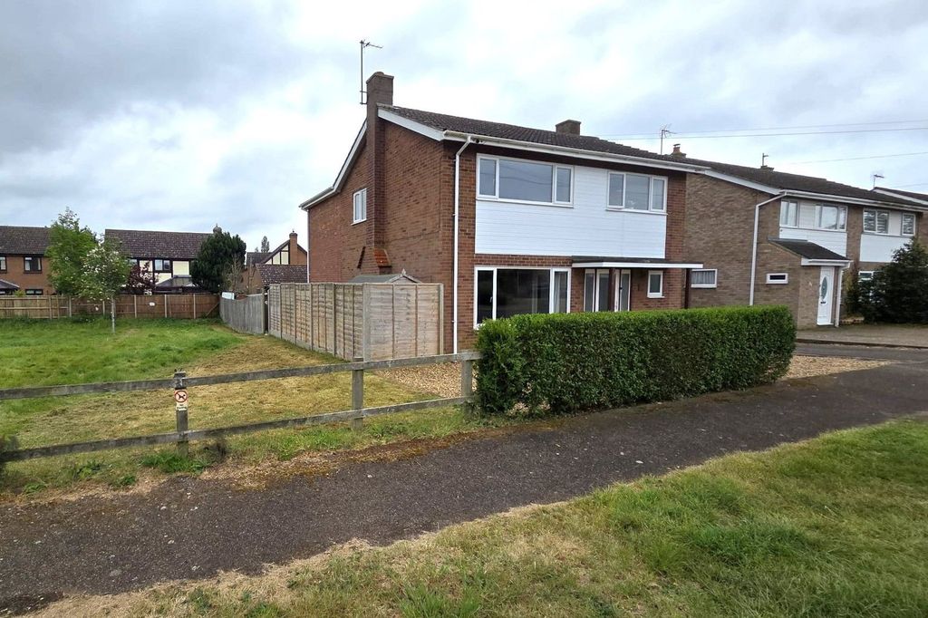 Property photo 2 of 24