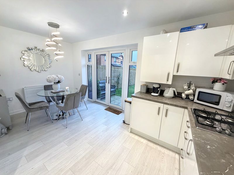 Property photo 3 of 12 Photo 6