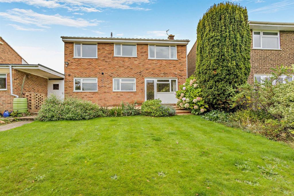 Property photo 2 of 23 8669388-Exterior05-800.Jpg