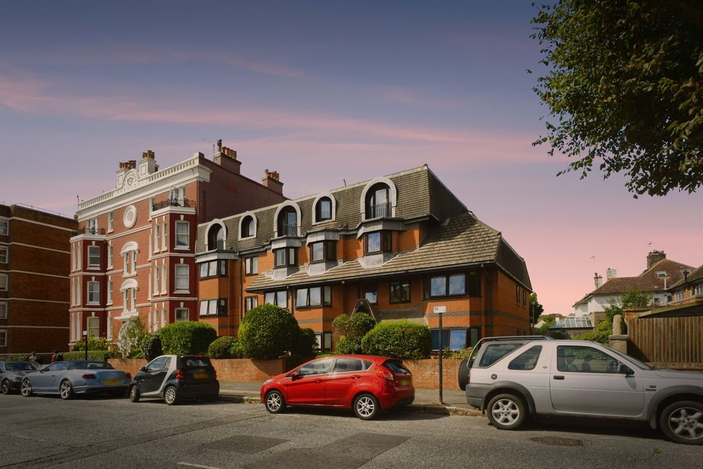 Property photo 3 of 20