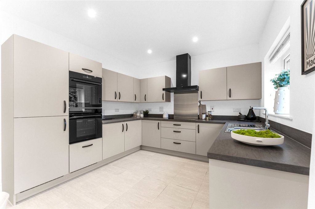 Property photo 2 of 15 Kitchen