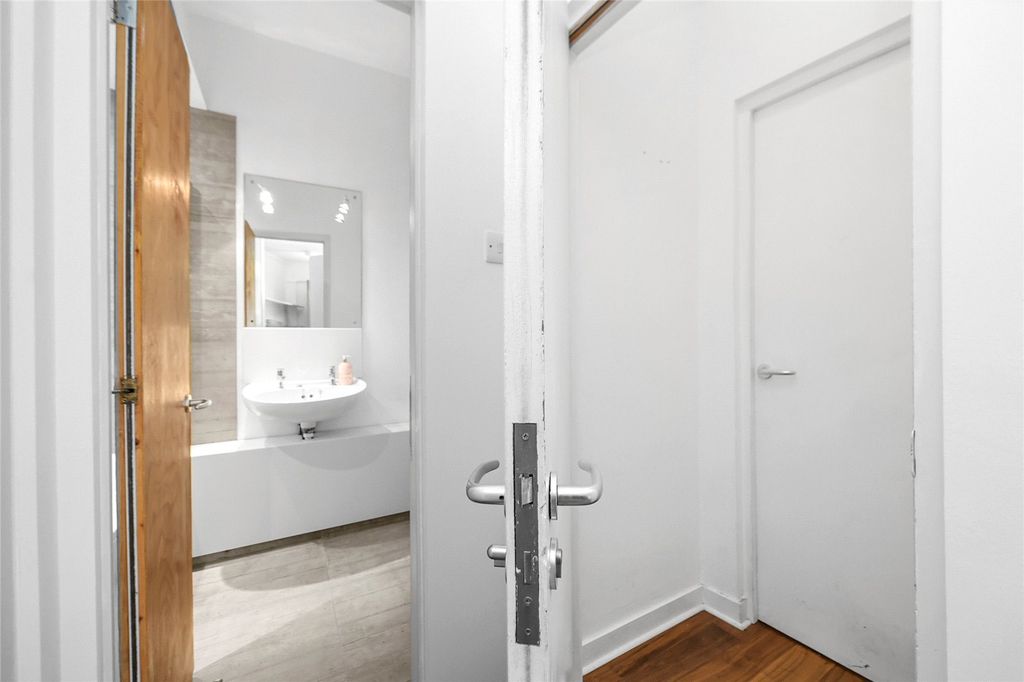 Property photo 2 of 26 Picture No. 02