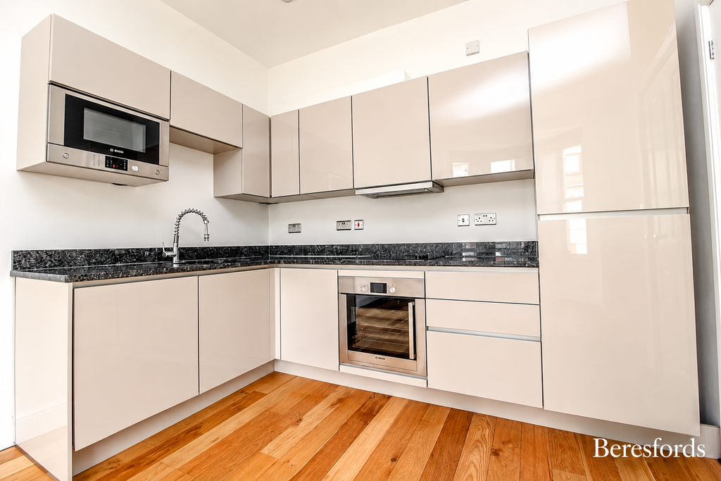 Property photo 3 of 8 Kitchen