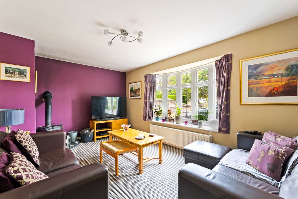 Property photo 2 of 28