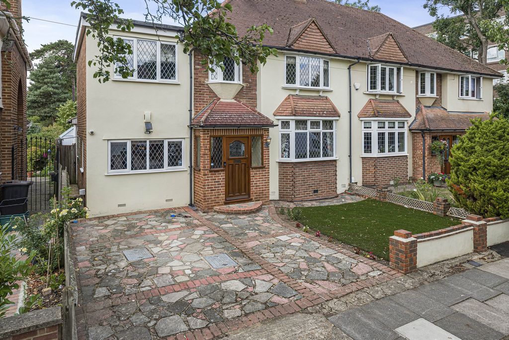 Property photo 1 of 28