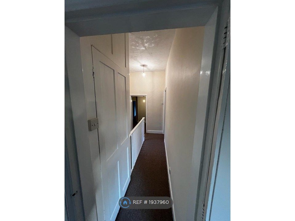 Property photo 2 of 27