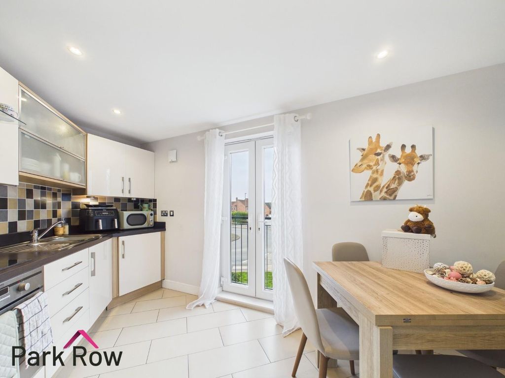 Property photo 2 of 11 Kitchen/Dining Room