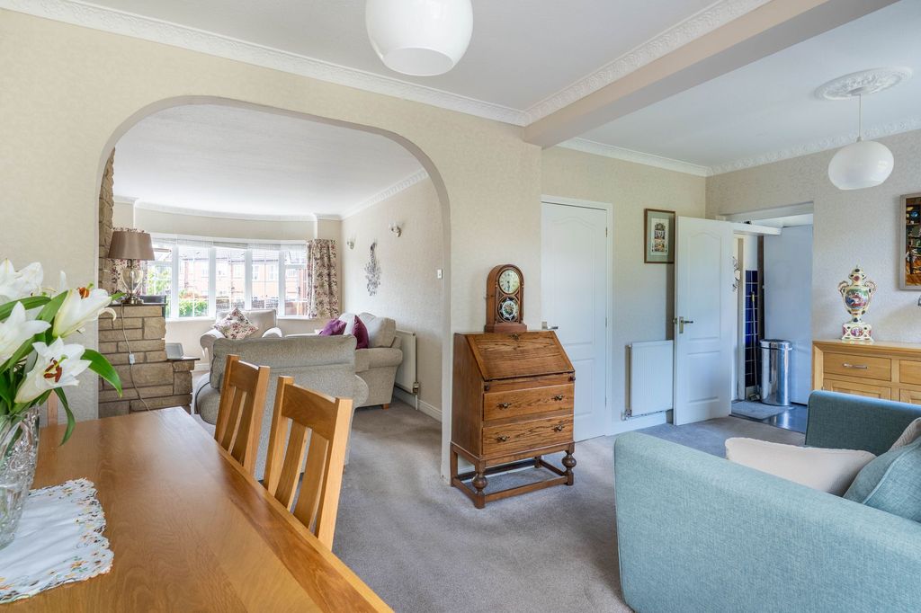 Property photo 2 of 16