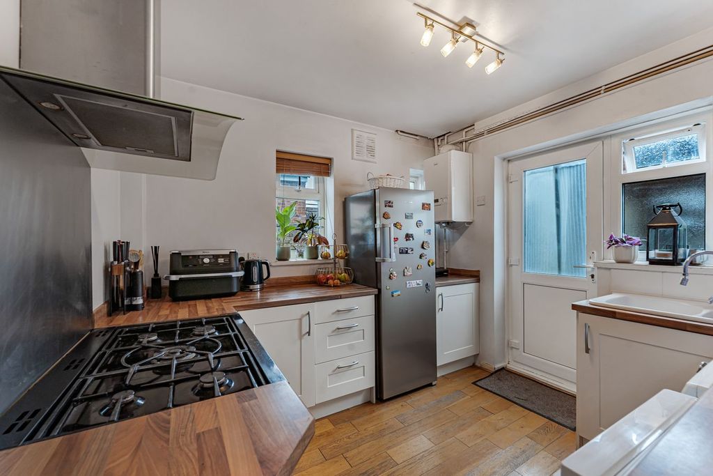 Property photo 2 of 11