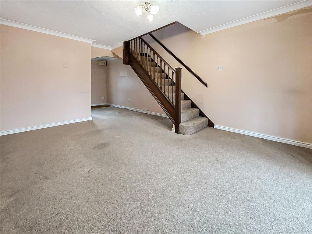 Property photo 2 of 11 12_77582.Jpg