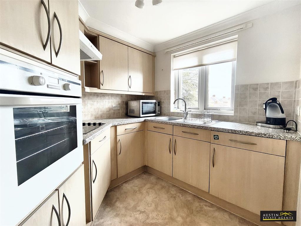 Property photo 3 of 14