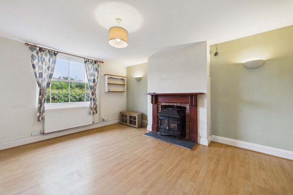 Property photo 3 of 25