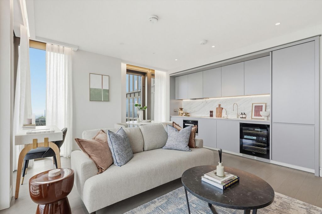 Property photo 3 of 27 Image