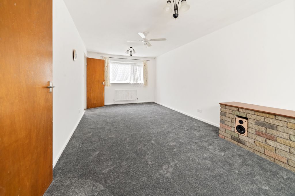 Property photo 2 of 27 Gallery