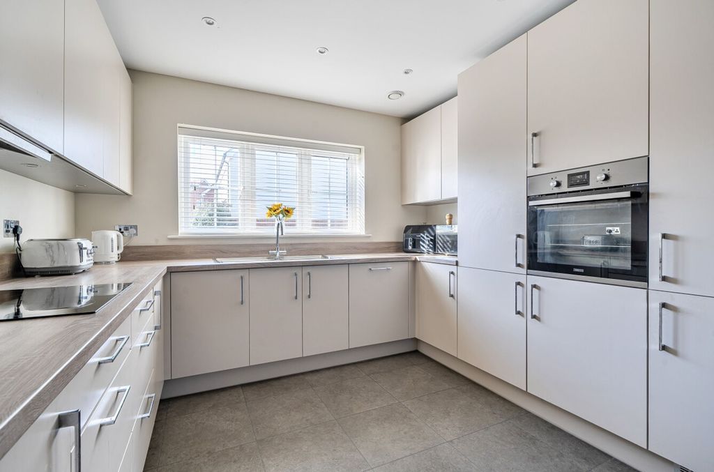 Property photo 3 of 22