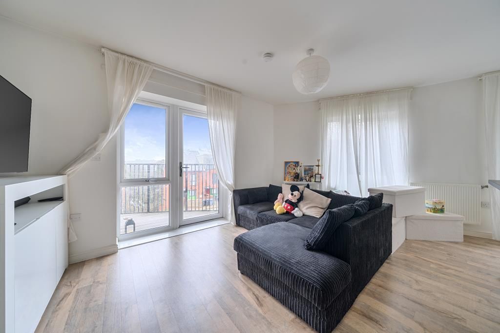 Property photo 2 of 21 Kitchen/Reception