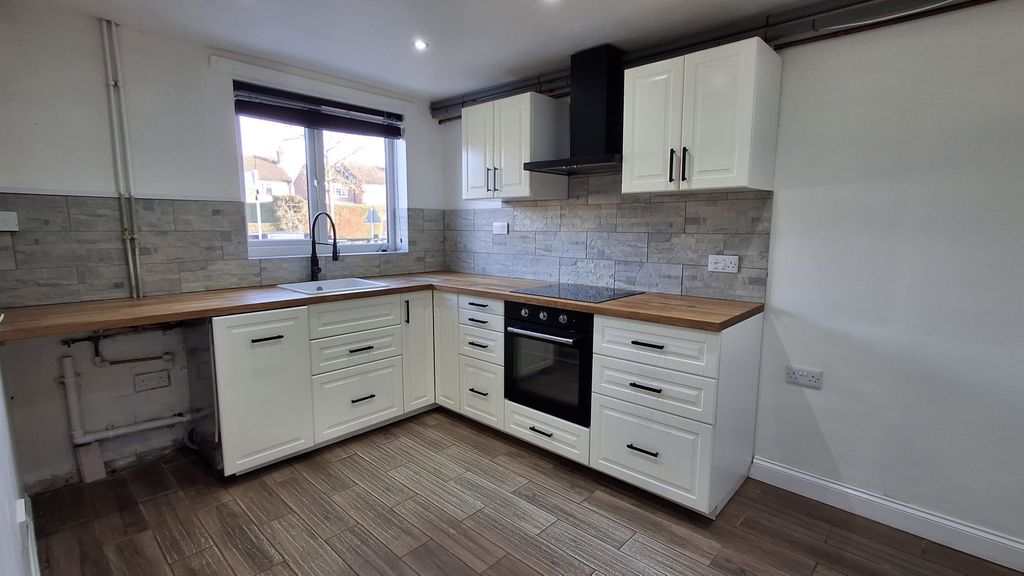 Property photo 2 of 15 Kitchen