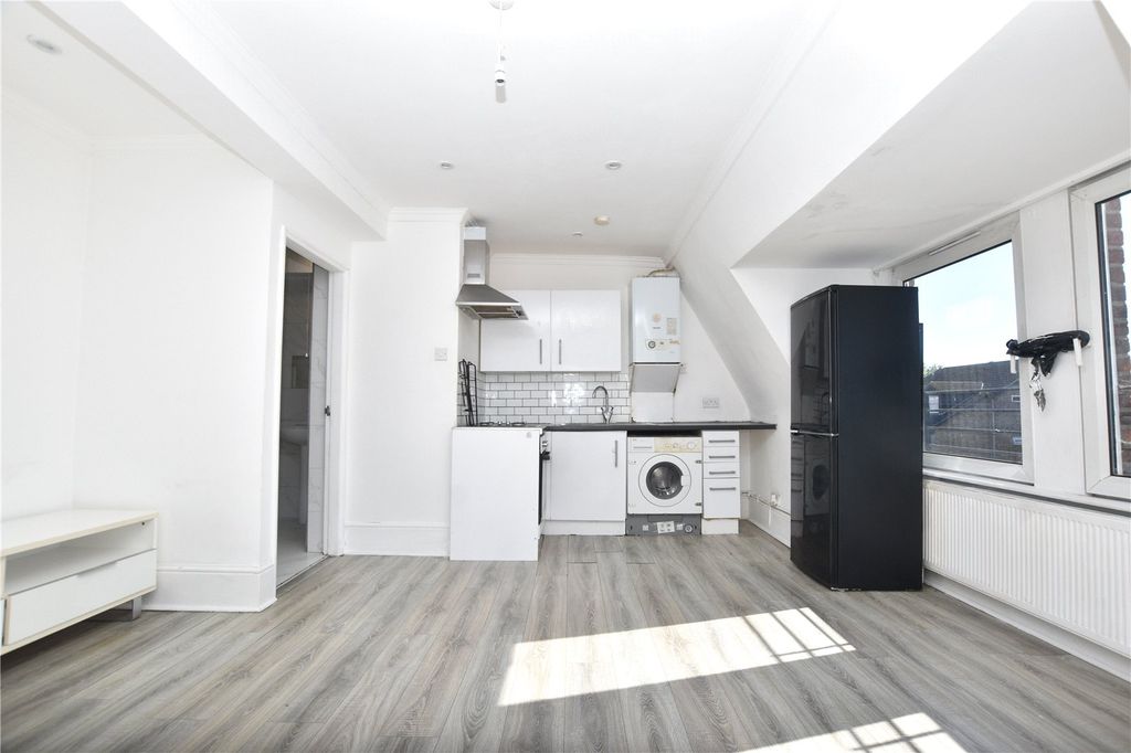 Property photo 3 of 4 Picture No. 06