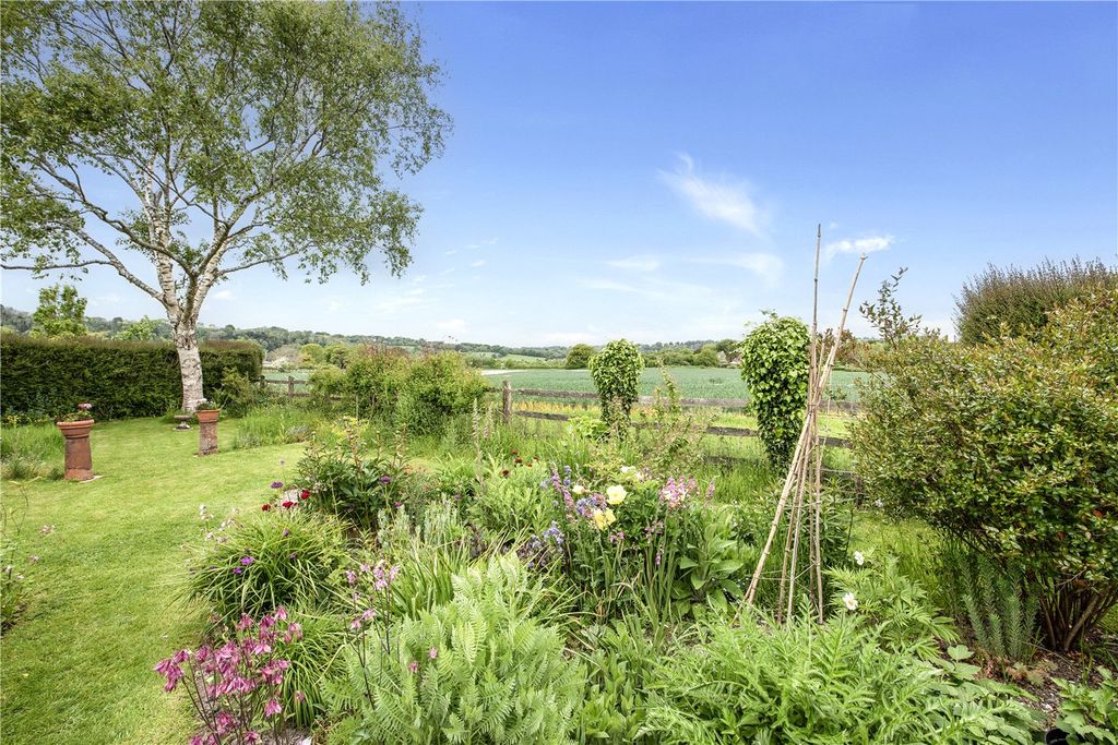 Property photo 3 of 13 Garden