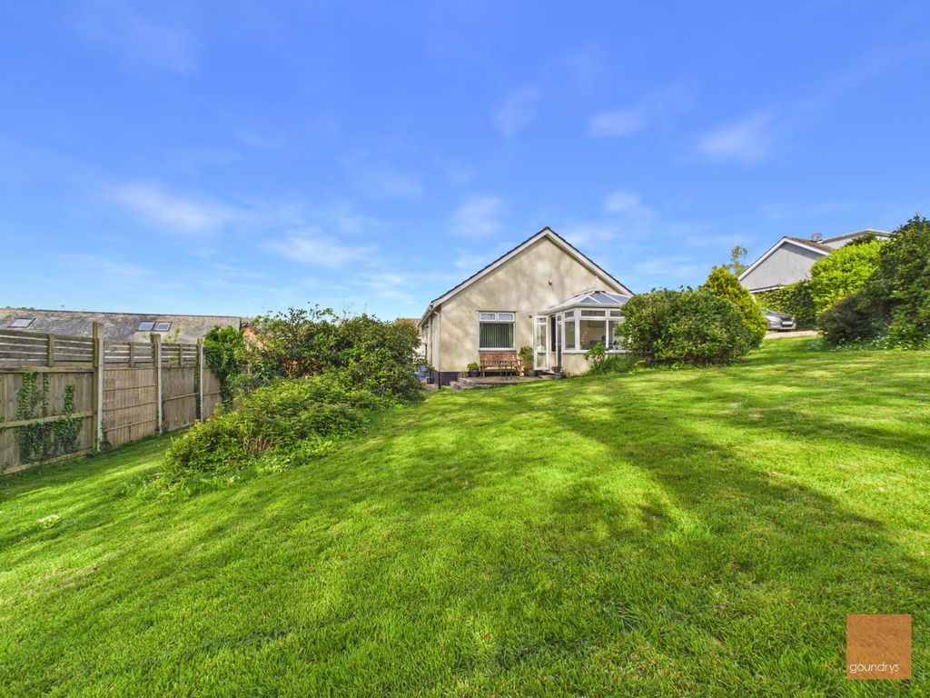 Property photo 2 of 25