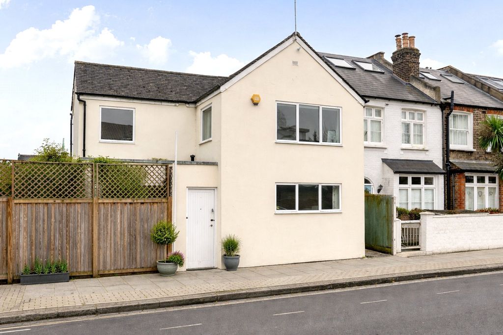 Property photo 1 of 9 Picture No. 25