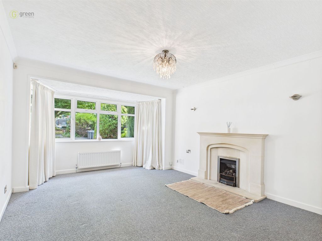 Property photo 2 of 11 Lounge