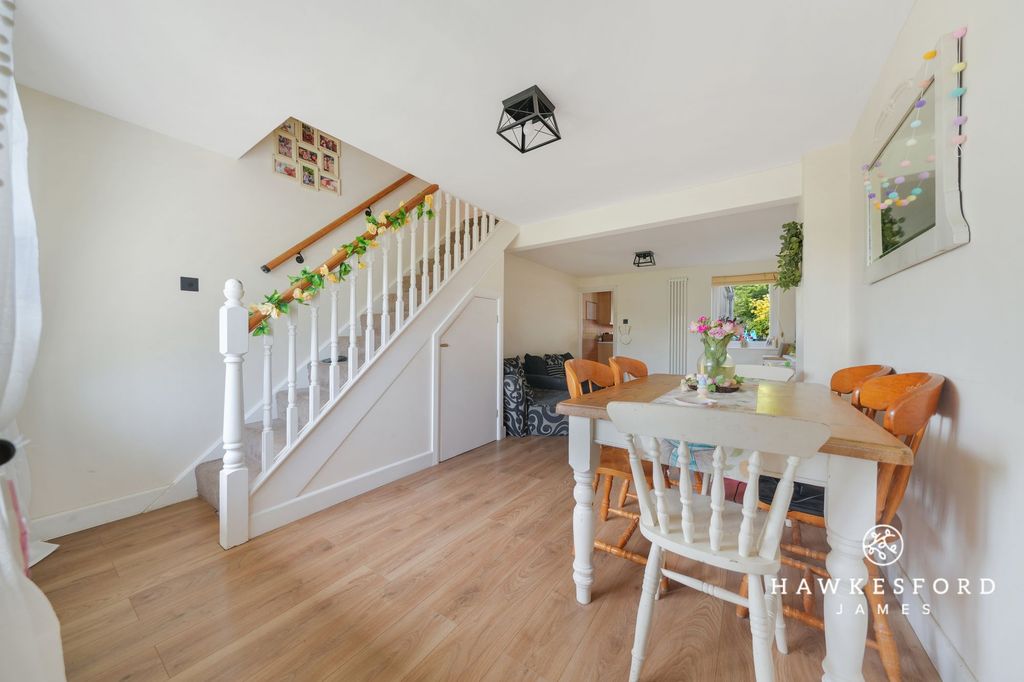 Property photo 3 of 17 Station Row, Teynham - Lounge/Diner