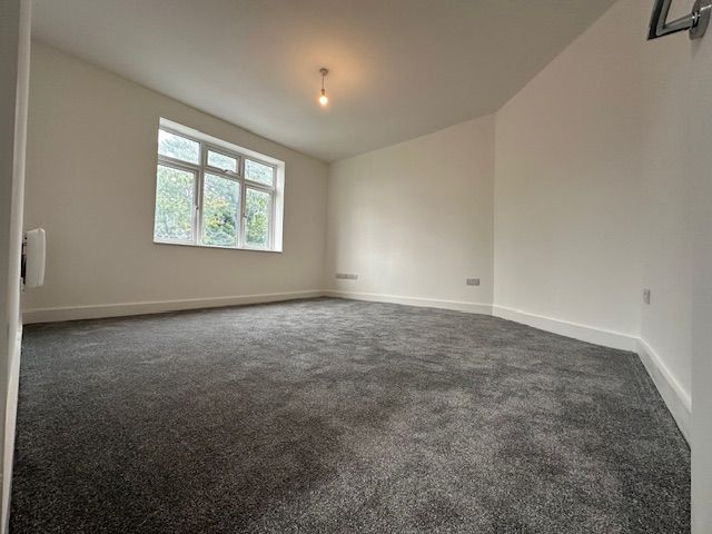 Property photo 3 of 8 Bedroom