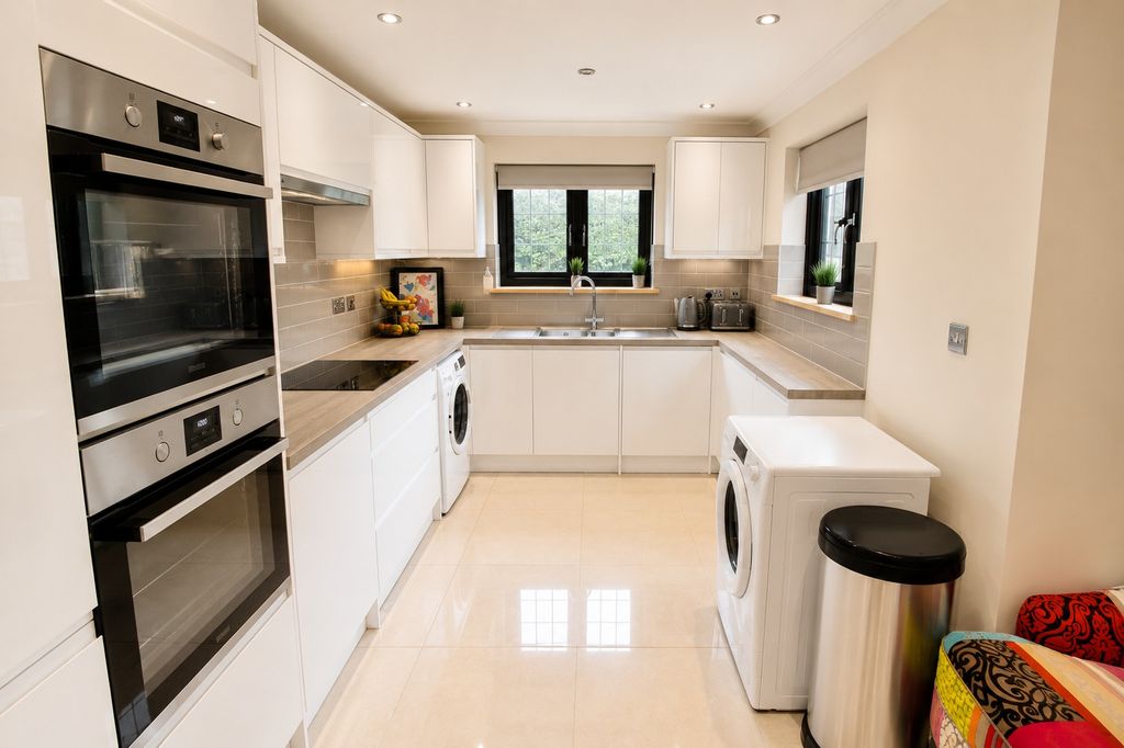 Property photo 3 of 15 5357932