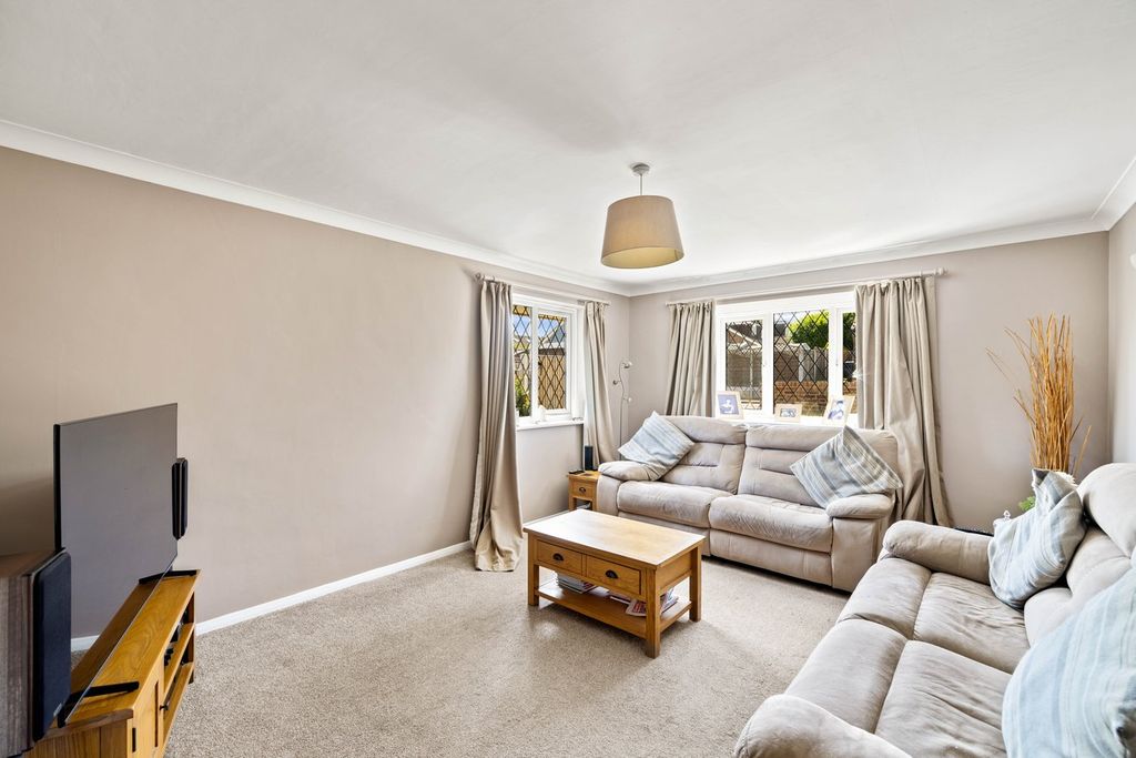 Property photo 3 of 13