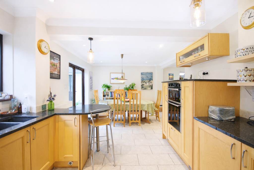 Property photo 3 of 21