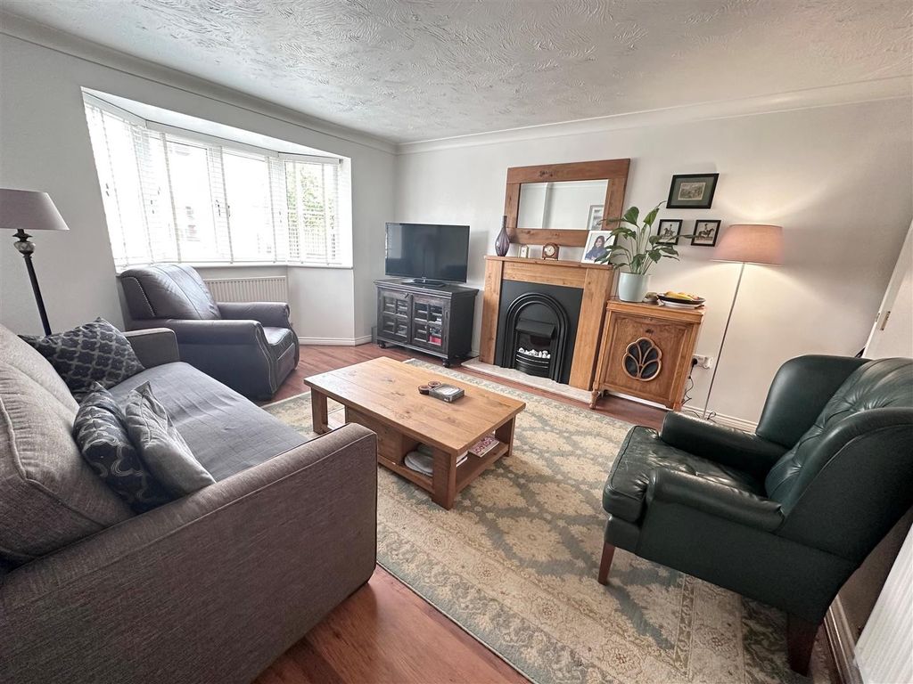 Property photo 3 of 19 20
