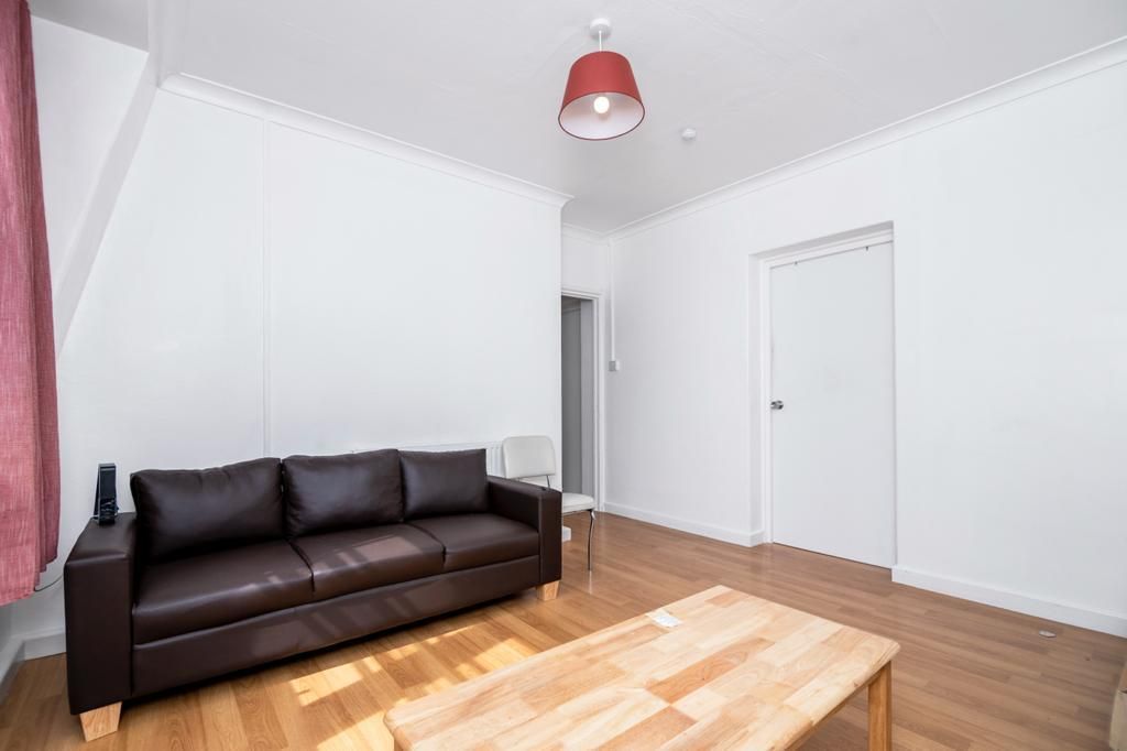 Property photo 3 of 11 134Fabbf-3462-4Ed2-875A-34E4A068A7Cb.Jpg