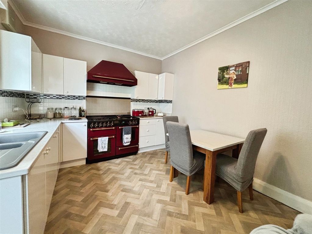 Property photo 2 of 20 Kitchen/Diner