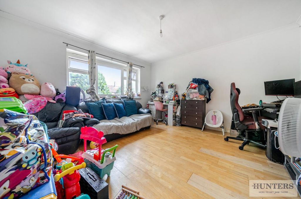 Property photo 2 of 11 9Bd65F9E-Cb89-49Ad-B6B7-952Fbb4Ae57F.Jpg