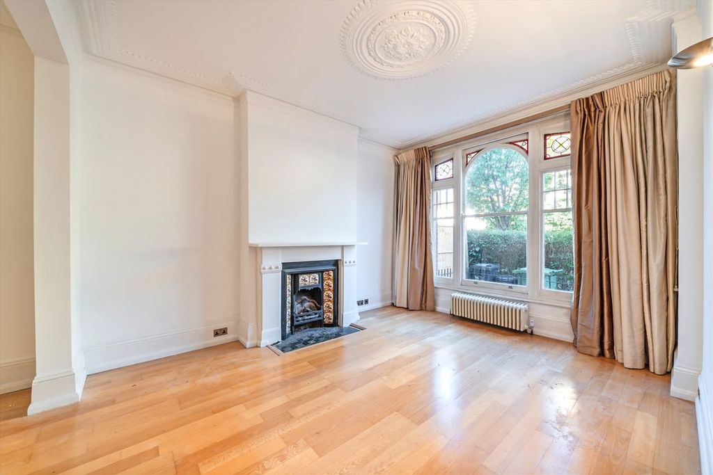 Property photo 2 of 9